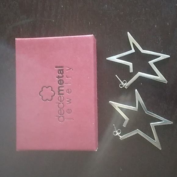 Big Statement Silver Star Earrings - Picture 2 of 2